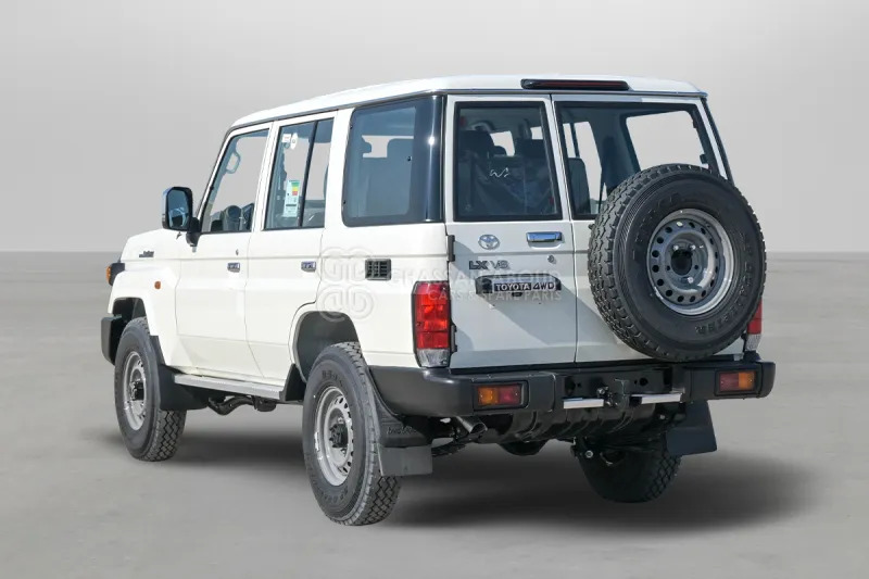 Toyota Land Cruiser HardTop LC76 4X4 - Vieglā automašīna: foto 3 Toyota Land Cruiser HardTop LC76 4X4 - Vieglā automašīna: foto 3