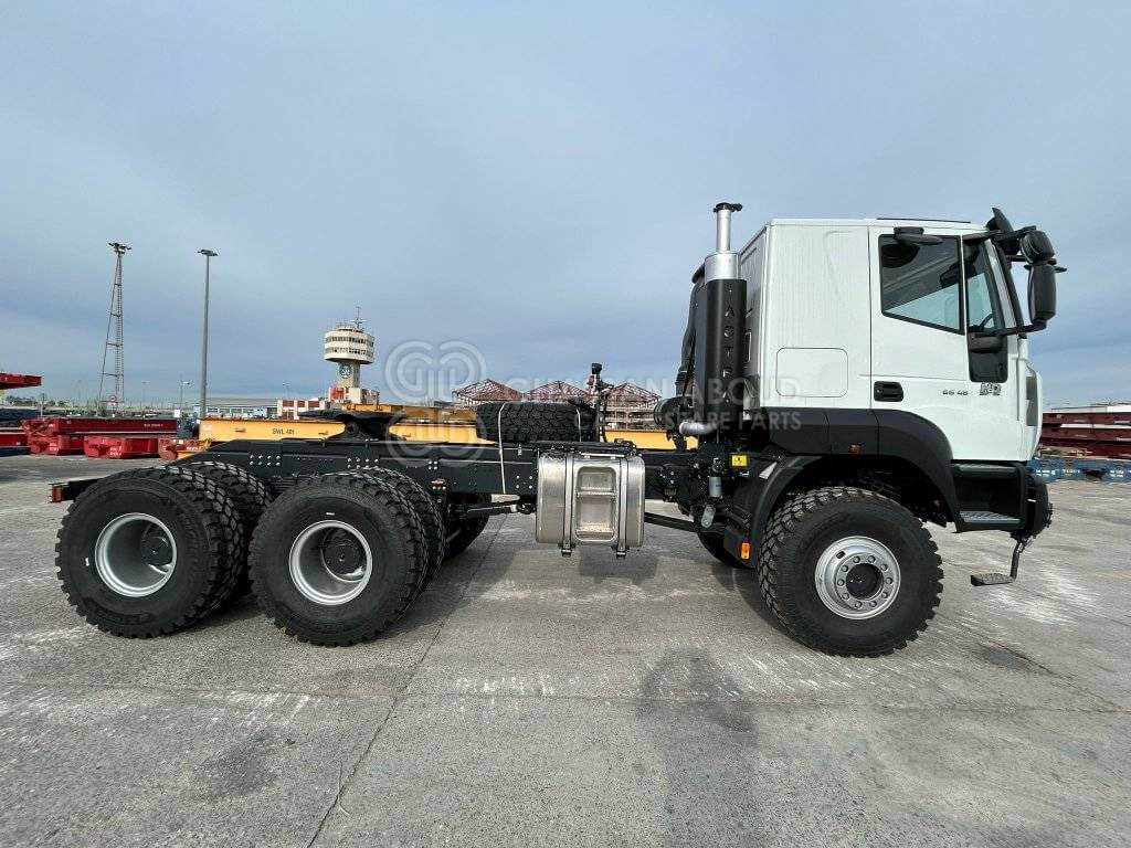 BARCELONA ASTRA HEAD 6×6 (HD9 66.48T) MY24 - Vilcējs: foto 3 BARCELONA ASTRA HEAD 6×6 (HD9 66.48T) MY24 - Vilcējs: foto 3