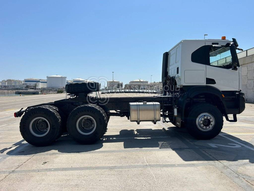 IVECO T-WAY Tractor 6×6 AT720T47WTH GVW 33 Ton HP 470 R20Tyre MY25 - Vilcējs: foto 3 IVECO T-WAY Tractor 6×6 AT720T47WTH GVW 33 Ton HP 470 R20Tyre MY25 - Vilcējs: foto 3