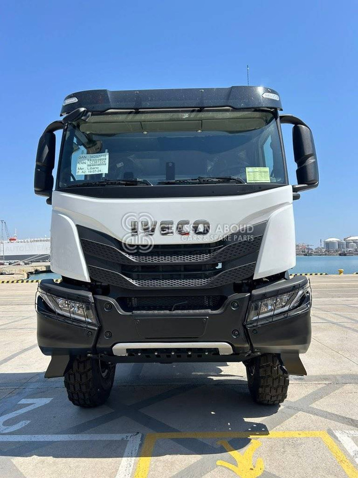 IVECO T-WAY Tractor 6×6 AT720T47WTH GVW 33 Ton HP 470 R20Tyre MY25 - Vilcējs: foto 1 IVECO T-WAY Tractor 6×6 AT720T47WTH GVW 33 Ton HP 470 R20Tyre MY25 - Vilcējs: foto 1