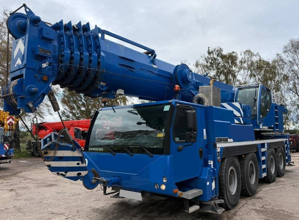 Liebherr LTM 1090-4.1 - Visurgājējs celtnis: foto 1 Liebherr LTM 1090-4.1 - Visurgājējs celtnis: foto 1