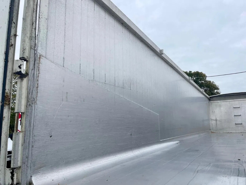 Puspiekabe pašizgāzējs Samro Socari 48m3, 6560 kg, AIR/DISC BRAKES. Very good state: foto 17 Puspiekabe pašizgāzējs Samro Socari 48m3, 6560 kg, AIR/DISC BRAKES. Very good state: foto 17