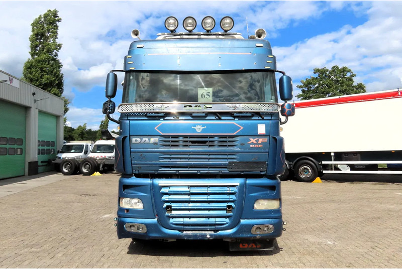 DAF XF 95.530 EURO4. Royal DAF! - Vilcējs: foto 2 DAF XF 95.530 EURO4. Royal DAF! - Vilcējs: foto 2