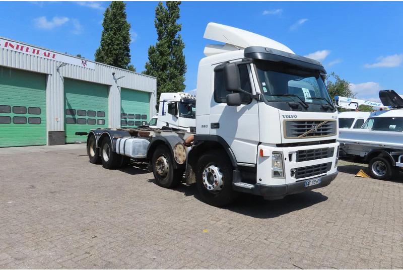 Volvo FM 380 8x4 FULL SPRING. 100% condition! - Šasija kravas automašīna: foto 3 Volvo FM 380 8x4 FULL SPRING. 100% condition! - Šasija kravas automašīna: foto 3