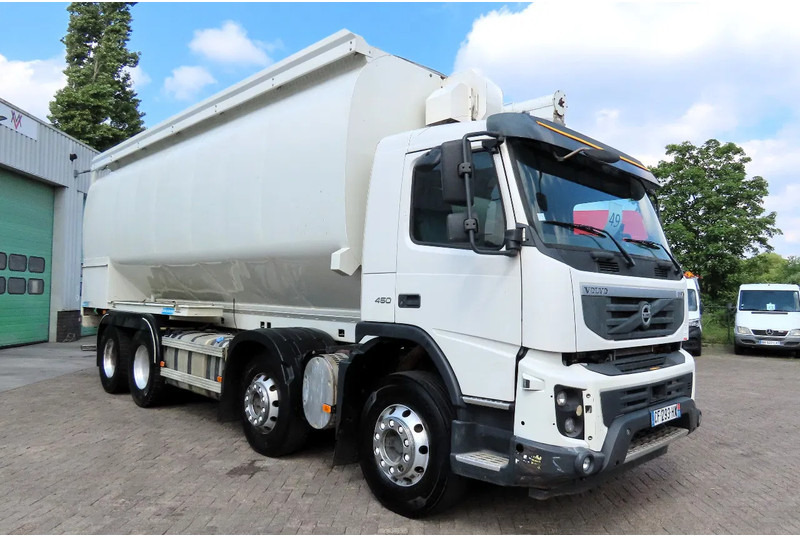 Volvo FMX 450 8x4 AUGER, radio control, 7 COMP. Full Volvo Service! . EXCELLENT condition - Autocisterna: foto 3 Volvo FMX 450 8x4 AUGER, radio control, 7 COMP. Full Volvo Service! . EXCELLENT condition - Autocisterna: foto 3