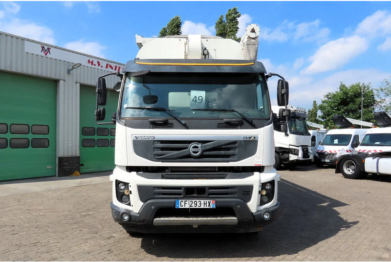 Volvo FMX 450 8x4 AUGER, radio control, 7 COMP. Full Volvo Service! . EXCELLENT condition - Autocisterna: foto 4 Volvo FMX 450 8x4 AUGER, radio control, 7 COMP. Full Volvo Service! . EXCELLENT condition - Autocisterna: foto 4