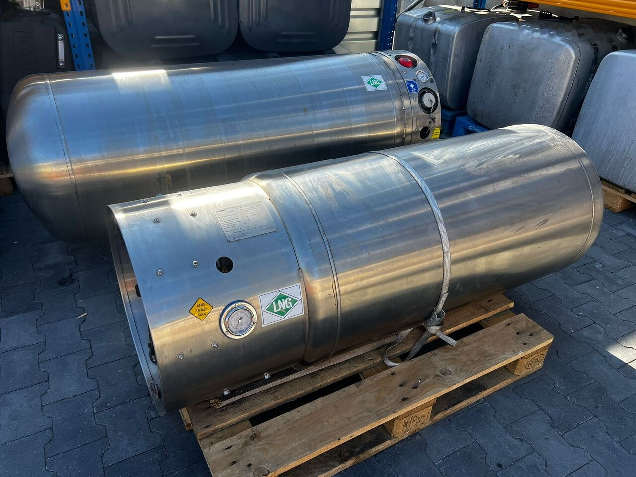 21308872 truck - Degvielas tvertne - Kravas automašīna: foto 1 21308872 truck - Degvielas tvertne - Kravas automašīna: foto 1