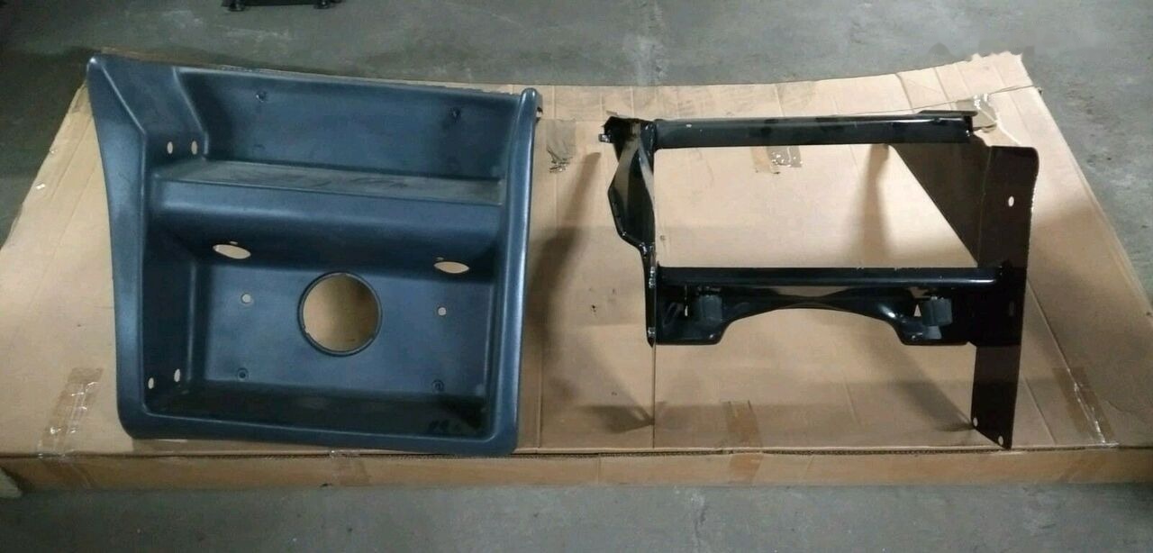 Scania COVER REPAIR KIT STEPS+SIDE BRACKETS+PLASTIC COVER Scania R, CR/CP - Akumulators - Kravas automašīna: foto 4 Scania COVER REPAIR KIT STEPS+SIDE BRACKETS+PLASTIC COVER Scania R, CR/CP - Akumulators - Kravas automašīna: foto 4