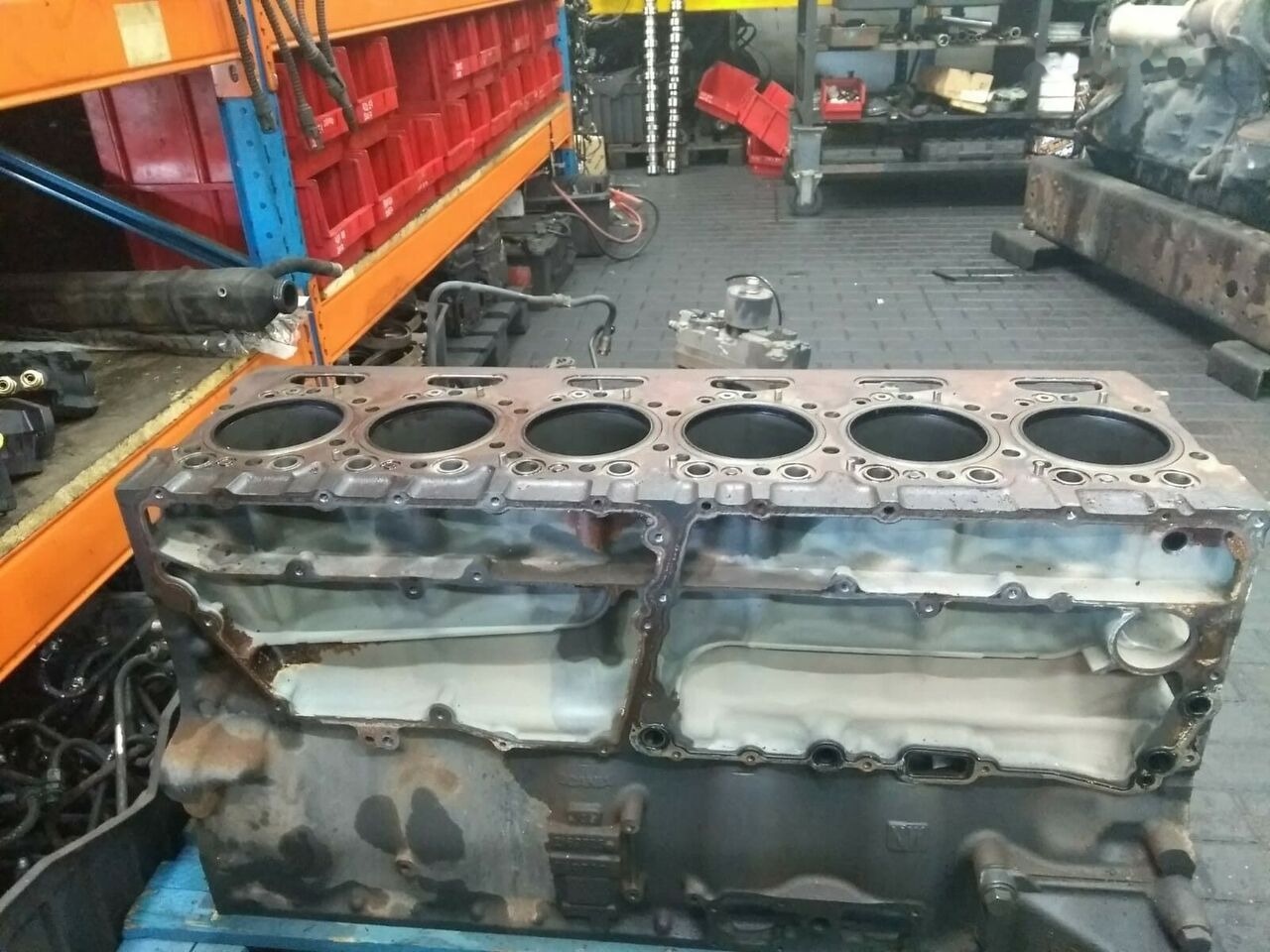 Scania ENGINE BLOCK Scania - Cilindru bloks - Kravas automašīna: foto 2 Scania ENGINE BLOCK Scania - Cilindru bloks - Kravas automašīna: foto 2