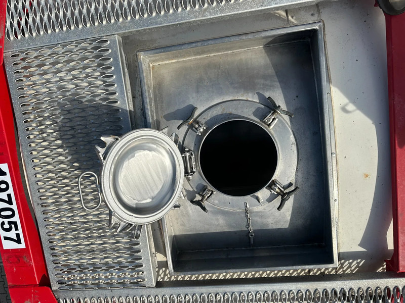 Tank konteiners pārvadāšana ķimikāliju CIMC 20FT ISO, 25.080L / 1-COMP / 3 BAFFELS / 4 covers, 5Y valid until 12/2026: foto 12