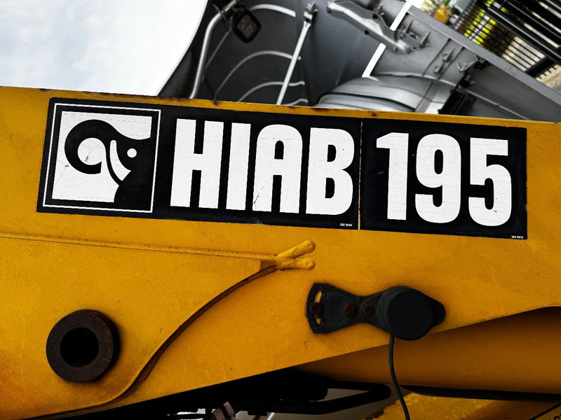 Scania P114-340 + HIAB 19-5 crane + remote / Euro-3 / 3 pedals / NL-truck / APK: 12-2025 līzingu Scania P114-340 + HIAB 19-5 crane + remote / Euro-3 / 3 pedals / NL-truck / APK: 12-2025: foto 20