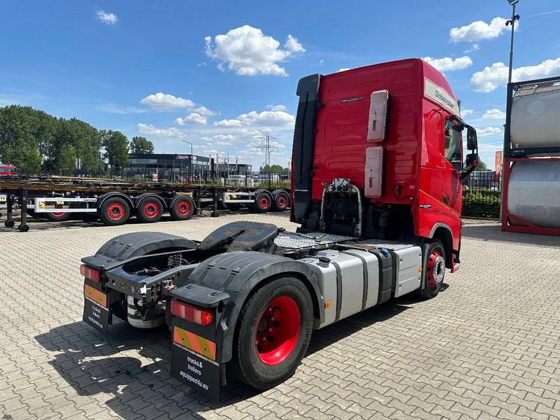 Volvo FH 13.420 Globetrotter, ADR (EX/II, EX/III, FL, AT, OX), EURO-6, 526.122km - Vilcējs: foto 4 Volvo FH 13.420 Globetrotter, ADR (EX/II, EX/III, FL, AT, OX), EURO-6, 526.122km - Vilcējs: foto 4