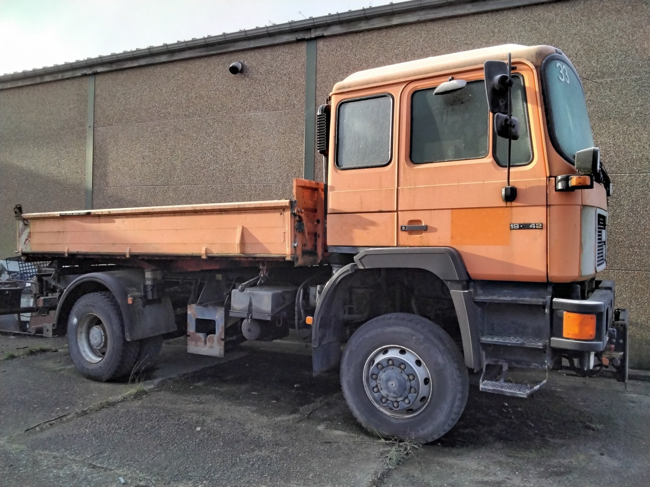 MAN 19.342 FAK 4x4 - Kravas automašīna pašizgāzējs: foto 1 MAN 19.342 FAK 4x4 - Kravas automašīna pašizgāzējs: foto 1