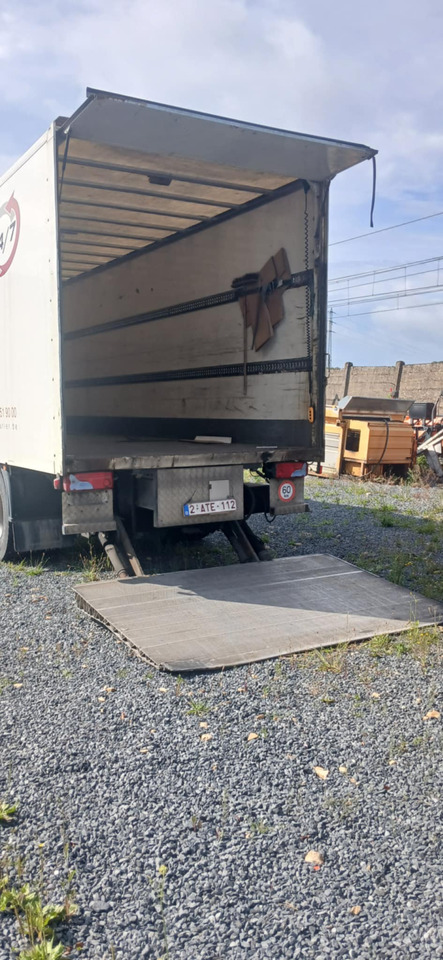 MAN TGM 18.280 4x2 BL - Kravas automašīna ar slēgto virsbūvi: foto 4 MAN TGM 18.280 4x2 BL - Kravas automašīna ar slēgto virsbūvi: foto 4