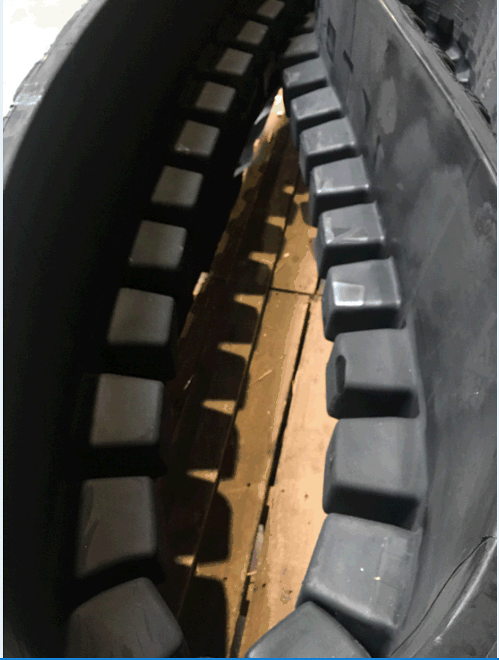 Rubber track for CNH and NH Combine 24" and 28.5" - Kāpurķēdes - Labības kombains: foto 5 Rubber track for CNH and NH Combine 24" and 28.5" - Kāpurķēdes - Labības kombains: foto 5