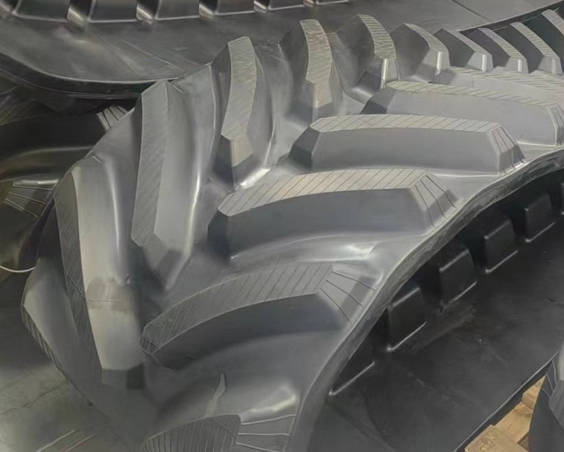 Rubber track for John Deere 8***T 18", 25" and 30" - Kāpurķēdes - Kāpurķēžu traktors: foto 5 Rubber track for John Deere 8***T 18", 25" and 30" - Kāpurķēdes - Kāpurķēžu traktors: foto 5
