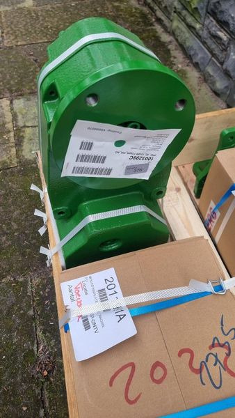 Zuidberg Frontzapfwelle zum John Deere 7R - Hidrauliskais motors - Lauksaimniecības tehnika: foto 5 Zuidberg Frontzapfwelle zum John Deere 7R - Hidrauliskais motors - Lauksaimniecības tehnika: foto 5
