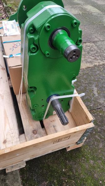 Zuidberg Frontzapfwelle zum John Deere 7R - Hidrauliskais motors - Lauksaimniecības tehnika: foto 4 Zuidberg Frontzapfwelle zum John Deere 7R - Hidrauliskais motors - Lauksaimniecības tehnika: foto 4