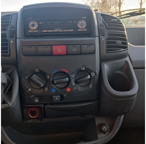 Peugeot COXX - Automašīna ar kravas platformu: foto 5 Peugeot COXX - Automašīna ar kravas platformu: foto 5