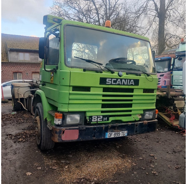 Scania 82-H - Konteineru vedējs/ Kravas automašīna ar noņemamā virsbūve: foto 1 Scania 82-H - Konteineru vedējs/ Kravas automašīna ar noņemamā virsbūve: foto 1