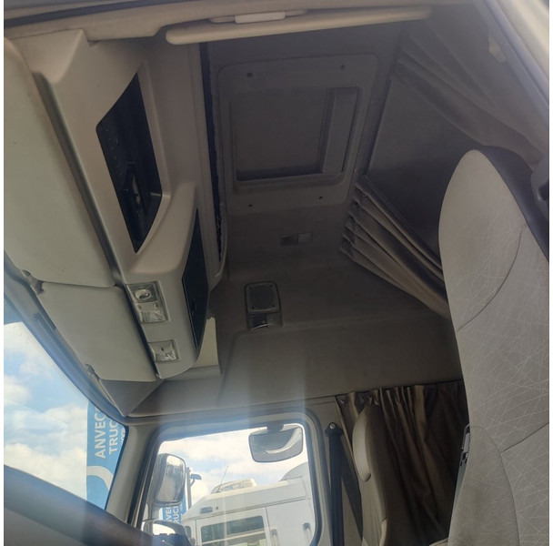 Vilcējs Renault Premium-450: foto 8 Vilcējs Renault Premium-450: foto 8