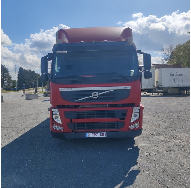 Volvo fm-330 - Kravas automašīna ar slēgto virsbūvi: foto 2 Volvo fm-330 - Kravas automašīna ar slēgto virsbūvi: foto 2