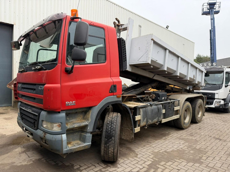 DAF CF 85.410 6x4 HOOKLIFT HIAB MULTILIFT - MANUAL ZF - EURO 4 - STEEL SPRING / BLATT / LAMES - BIG AXLES / HUB REDUCTION - BE TRUCK - Pacēlājs ar āķi: foto 3 DAF CF 85.410 6x4 HOOKLIFT HIAB MULTILIFT - MANUAL ZF - EURO 4 - STEEL SPRING / BLATT / LAMES - BIG AXLES / HUB REDUCTION - BE TRUCK - Pacēlājs ar āķi: foto 3
