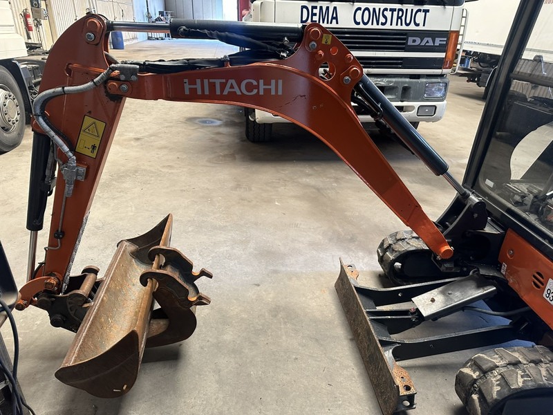 Hitachi ZAXIS ZX19-6 CR 1.9T - 1349H - CABINE - ADJUSTABLE TRACKS - EXTRA HYDR - QUICK HITCH - BE MACHINE - Mini-ekskavators: foto 4 Hitachi ZAXIS ZX19-6 CR 1.9T - 1349H - CABINE - ADJUSTABLE TRACKS - EXTRA HYDR - QUICK HITCH - BE MACHINE - Mini-ekskavators: foto 4