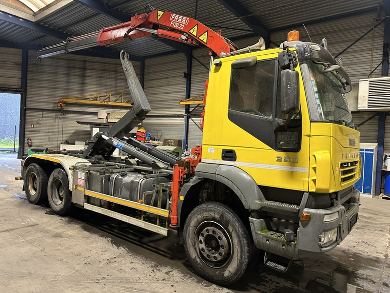 Iveco TRAKKER 350 6x4 HOOKLIFT + CRANE FASSI F120.22 (5/6 F) - *342.000km* - STEEL SPRING / BIG AXLES - AS TRONIC AUTOMATIC GEARBOX - Pacēlājs ar āķi, Kravas auto ar manipulatoru: foto 1 Iveco TRAKKER 350 6x4 HOOKLIFT + CRANE FASSI F120.22 (5/6 F) - *342.000km* - STEEL SPRING / BIG AXLES - AS TRONIC AUTOMATIC GEARBOX - Pacēlājs ar āķi, Kravas auto ar manipulatoru: foto 1