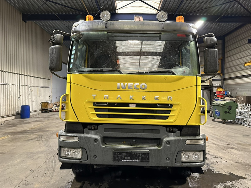 Iveco TRAKKER 350 6x4 HOOKLIFT + CRANE FASSI F120.22 (5/6 F) - *342.000km* - STEEL SPRING / BIG AXLES - AS TRONIC AUTOMATIC GEARBOX - Pacēlājs ar āķi, Kravas auto ar manipulatoru: foto 2 Iveco TRAKKER 350 6x4 HOOKLIFT + CRANE FASSI F120.22 (5/6 F) - *342.000km* - STEEL SPRING / BIG AXLES - AS TRONIC AUTOMATIC GEARBOX - Pacēlājs ar āķi, Kravas auto ar manipulatoru: foto 2