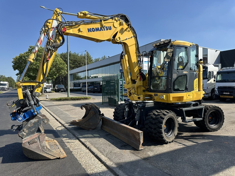 Komatsu PW 118 MR-11 14.3T - SMP ROTOTILT - *2413h* - CENTRAL GREASING - BLADE - 3 BUCKETS - TOP CONDITION - BE MACHINE - Riteņu ekskavators: foto 2 Komatsu PW 118 MR-11 14.3T - SMP ROTOTILT - *2413h* - CENTRAL GREASING - BLADE - 3 BUCKETS - TOP CONDITION - BE MACHINE - Riteņu ekskavators: foto 2