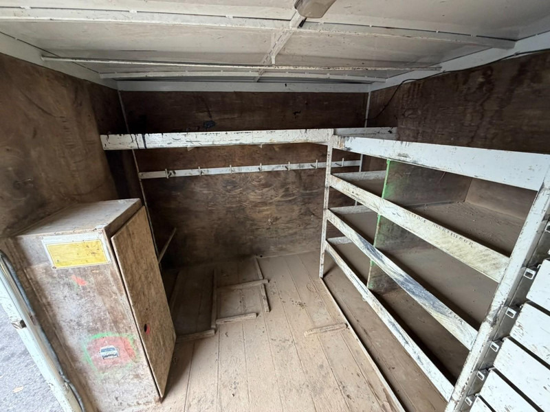 Kravas automašīna ar slēgto virsbūvi MAN 10.225 LC CLOSED BOX / KOFFER - DOKA - MANUAL GEARBOX - *344.000km* - STEEL SPRING / BLATT / LAMES - BE TRUCK: foto 17