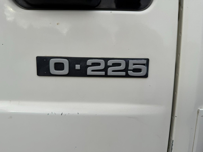 Kravas automašīna ar slēgto virsbūvi MAN 10.225 LC CLOSED BOX / KOFFER - DOKA - MANUAL GEARBOX - *344.000km* - STEEL SPRING / BLATT / LAMES - BE TRUCK: foto 13