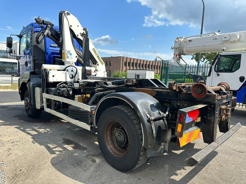 MAN TGA 18.310 4x4 HOOKLIFT + CRANE PALFINGER PK12000 - RADIO - ROTATOR - STEEL SPRING / HUB REDUCTION - MANUAL ZF - BE TRUCK - Pacēlājs ar āķi, Kravas auto ar manipulatoru: foto 5 MAN TGA 18.310 4x4 HOOKLIFT + CRANE PALFINGER PK12000 - RADIO - ROTATOR - STEEL SPRING / HUB REDUCTION - MANUAL ZF - BE TRUCK - Pacēlājs ar āķi, Kravas auto ar manipulatoru: foto 5