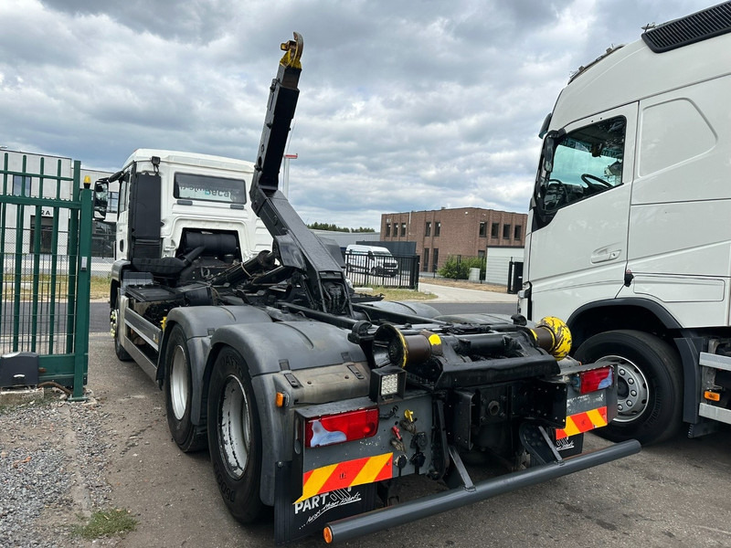 MAN TGS 28.360 6x2 HOOKLIFT 21T HIAB MULTILIFT XR21-S51 - LIFT AXLE - BE TRUCK - Pacēlājs ar āķi: foto 4 MAN TGS 28.360 6x2 HOOKLIFT 21T HIAB MULTILIFT XR21-S51 - LIFT AXLE - BE TRUCK - Pacēlājs ar āķi: foto 4