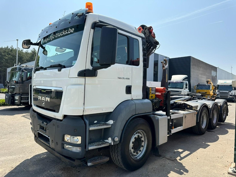 MAN TGS 35.400 8x4 TRIDEM HOOKLIFT T22 + CRANE PALFINGER PK 18001 EH + RADIO - EURO 5 - LIFT/STEERING AXLE - BE TRUCK - Pacēlājs ar āķi, Kravas auto ar manipulatoru: foto 4 MAN TGS 35.400 8x4 TRIDEM HOOKLIFT T22 + CRANE PALFINGER PK 18001 EH + RADIO - EURO 5 - LIFT/STEERING AXLE - BE TRUCK - Pacēlājs ar āķi, Kravas auto ar manipulatoru: foto 4