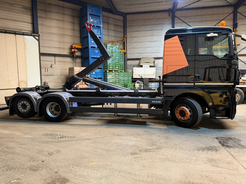 MAN TGX 26.400 6X2 + HOOKLIFT PALIFT 20T - LIFT + STEERING AXLE - EURO 5 - SLEEPERCAB - BE TRUCK - Pacēlājs ar āķi: foto 4 MAN TGX 26.400 6X2 + HOOKLIFT PALIFT 20T - LIFT + STEERING AXLE - EURO 5 - SLEEPERCAB - BE TRUCK - Pacēlājs ar āķi: foto 4