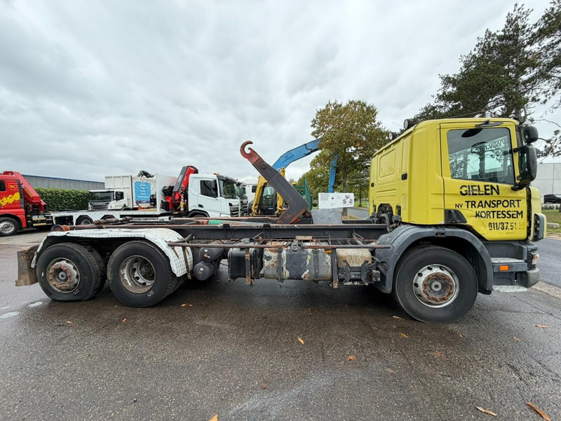 Scania 94G-260 6x2 HOOKLIFT / GANCHO - MANUAL - BE TRUCK - Pacēlājs ar āķi: foto 4 Scania 94G-260 6x2 HOOKLIFT / GANCHO - MANUAL - BE TRUCK - Pacēlājs ar āķi: foto 4