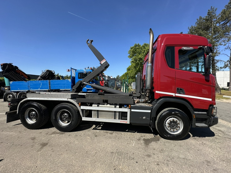 Scania R500 XT 6x4 RETARDER - HOOKLIFT / HAAKSYSTEEM WAF 20T - 5200mm - WB 3m75 - *231.000km* - HUB REDUCTION / STEEL SUSPENSION - EURO 6 - BE TRUCK - Pacēlājs ar āķi: foto 4 Scania R500 XT 6x4 RETARDER - HOOKLIFT / HAAKSYSTEEM WAF 20T - 5200mm - WB 3m75 - *231.000km* - HUB REDUCTION / STEEL SUSPENSION - EURO 6 - BE TRUCK - Pacēlājs ar āķi: foto 4