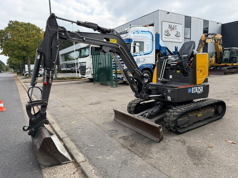 Volvo ECR25D 1159 UREN - SLOOP + SORTEERFUNCTIE - EXTRA HYDR. LEIDINGEN - HYDR SNELWISSEL - CE - BE MACHINE - Mini-ekskavators: foto 2 Volvo ECR25D 1159 UREN - SLOOP + SORTEERFUNCTIE - EXTRA HYDR. LEIDINGEN - HYDR SNELWISSEL - CE - BE MACHINE - Mini-ekskavators: foto 2
