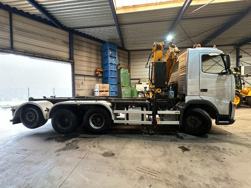Volvo FH12-420 8x4 HOOKLIFT AJK + CRANE EFFER 250 - 3S - RADIO - TRIDEM LIFT + STEERING AXLE - I SHIFT - BE TRUCK - Pacēlājs ar āķi, Kravas auto ar manipulatoru: foto 4 Volvo FH12-420 8x4 HOOKLIFT AJK + CRANE EFFER 250 - 3S - RADIO - TRIDEM LIFT + STEERING AXLE - I SHIFT - BE TRUCK - Pacēlājs ar āķi, Kravas auto ar manipulatoru: foto 4