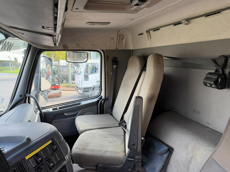 Kravas auto ar manipulatoru Volvo FM 300 6x4 + (25.8m!) CRANE HIAB 245 E-5 + JIB 65 X-3 + 2 ME - *228.000km* - MANUAL - A/C - EURO 3 - BELGIAN TRUCK: foto 13 Kravas auto ar manipulatoru Volvo FM 300 6x4 + (25.8m!) CRANE HIAB 245 E-5 + JIB 65 X-3 + 2 ME - *228.000km* - MANUAL - A/C - EURO 3 - BELGIAN TRUCK: foto 13