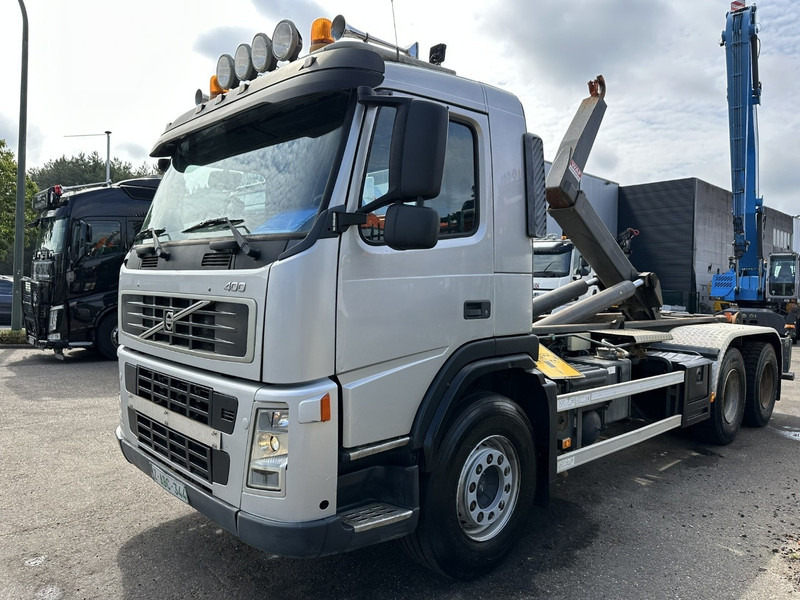Volvo FM 400 6x4 HOOKLIFT / HAAKARM WAF 20T - EURO 5 - MANUAL - BLADVERING / STEEL SUSPENSION - TÜV 02/2026 - BE TRUCK - Pacēlājs ar āķi: foto 3 Volvo FM 400 6x4 HOOKLIFT / HAAKARM WAF 20T - EURO 5 - MANUAL - BLADVERING / STEEL SUSPENSION - TÜV 02/2026 - BE TRUCK - Pacēlājs ar āķi: foto 3