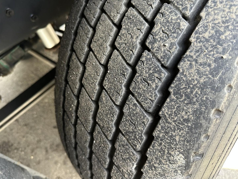 Bortu kravas automašīna/ Platforma, Kravas auto ar manipulatoru Volvo FMX 370 6x2 PRITSCHE 6M35 + KRAN EFFER 215/6S -*127.000km* - LIFT AXLE - DOUBLE WHEELS - I SHIFT - EURO 6 - BE PAPERS: foto 19