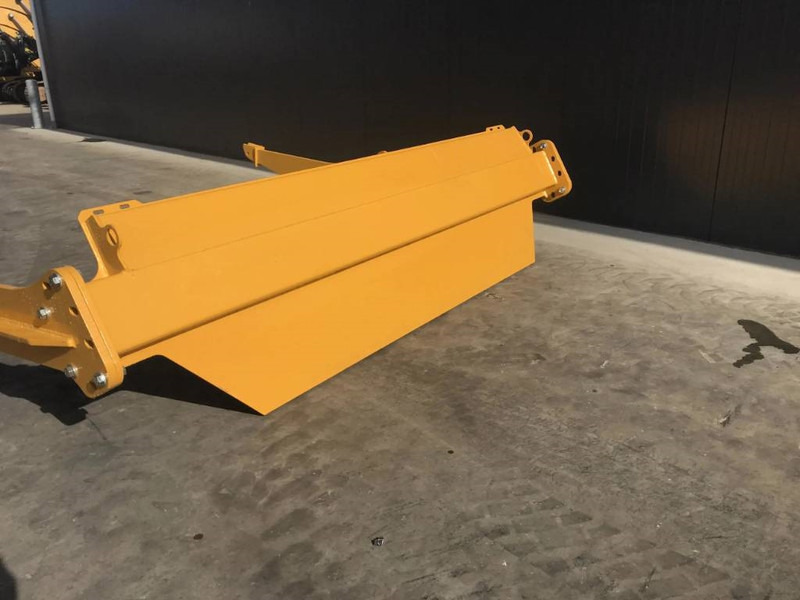 BELL B30E - Kravas lifts - Celtniecības tehnika: foto 5 BELL B30E - Kravas lifts - Celtniecības tehnika: foto 5