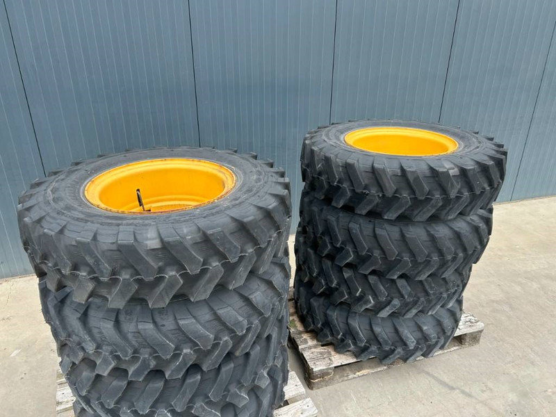 Bridgestone 1000 x 20 Set / 10.00 x 20: 4x2 Tyres - Riepas un diski - Celtniecības tehnika: foto 3 Bridgestone 1000 x 20 Set / 10.00 x 20: 4x2 Tyres - Riepas un diski - Celtniecības tehnika: foto 3