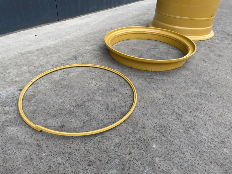 Cat 140H / 140M / 140K / 160H / 160M Rim - Riepas un diski - Celtniecības tehnika: foto 2 Cat 140H / 140M / 140K / 160H / 160M Rim - Riepas un diski - Celtniecības tehnika: foto 2