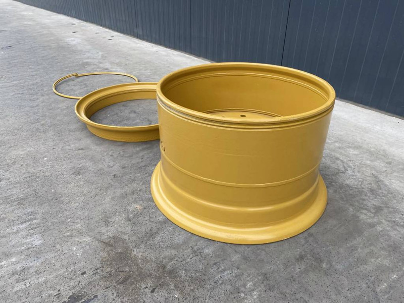 Cat 140H / 140M / 140K / 160H / 160M Rim - Riepas un diski - Celtniecības tehnika: foto 5 Cat 140H / 140M / 140K / 160H / 160M Rim - Riepas un diski - Celtniecības tehnika: foto 5