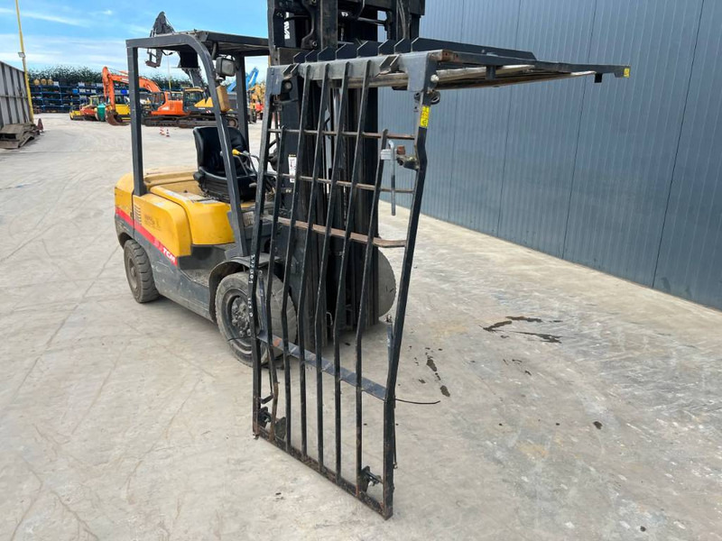 Cat 312D / 315D / 319D / 320D / 324D / 329D / 330D / 3 - Kabīne un interjers - Celtniecības tehnika: foto 1 Cat 312D / 315D / 319D / 320D / 324D / 329D / 330D / 3 - Kabīne un interjers - Celtniecības tehnika: foto 1