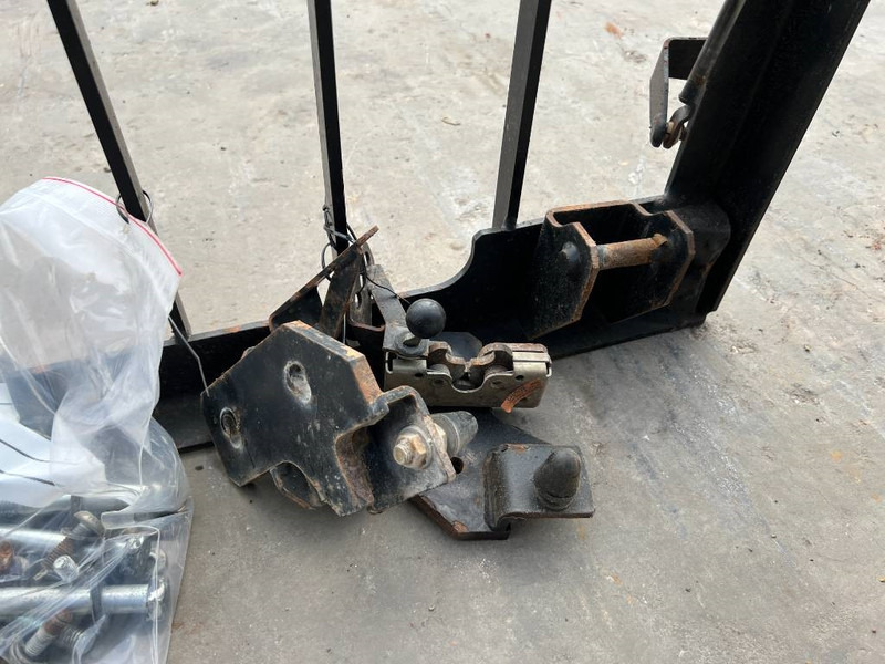 Cat 313E / 320F / 323E / 325F / 329E / 330F / 336E / 3 - Kabīne un interjers - Celtniecības tehnika: foto 5 Cat 313E / 320F / 323E / 325F / 329E / 330F / 336E / 3 - Kabīne un interjers - Celtniecības tehnika: foto 5